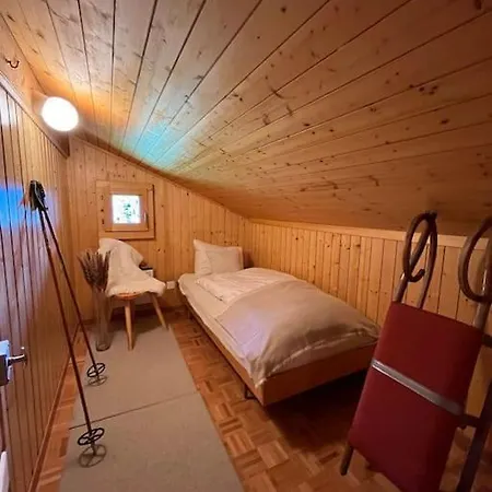 Family S'zaehni דירה