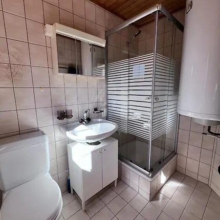 Family S'zaehni דירה